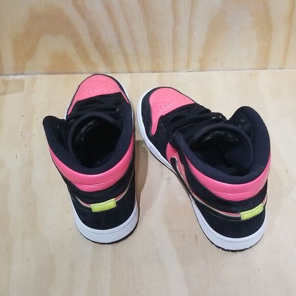Air Jordan 1 Retro Mid Hot Punch Volt Wmn's 7, Mens Sz 6 1/2 ( EU 37.5) - Picture 5 of 9